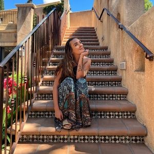 Meet your Posher, Sierra